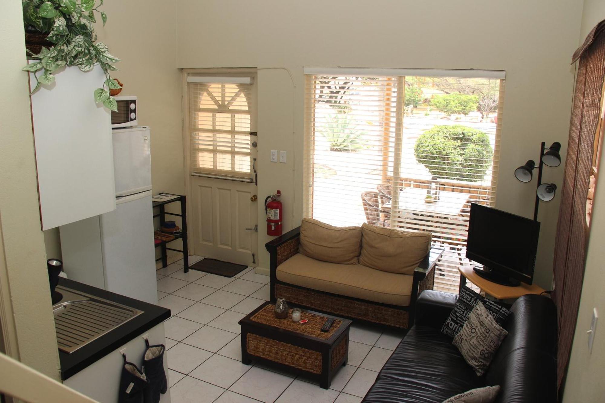 Camacuri Apartments Oranjestad Room photo