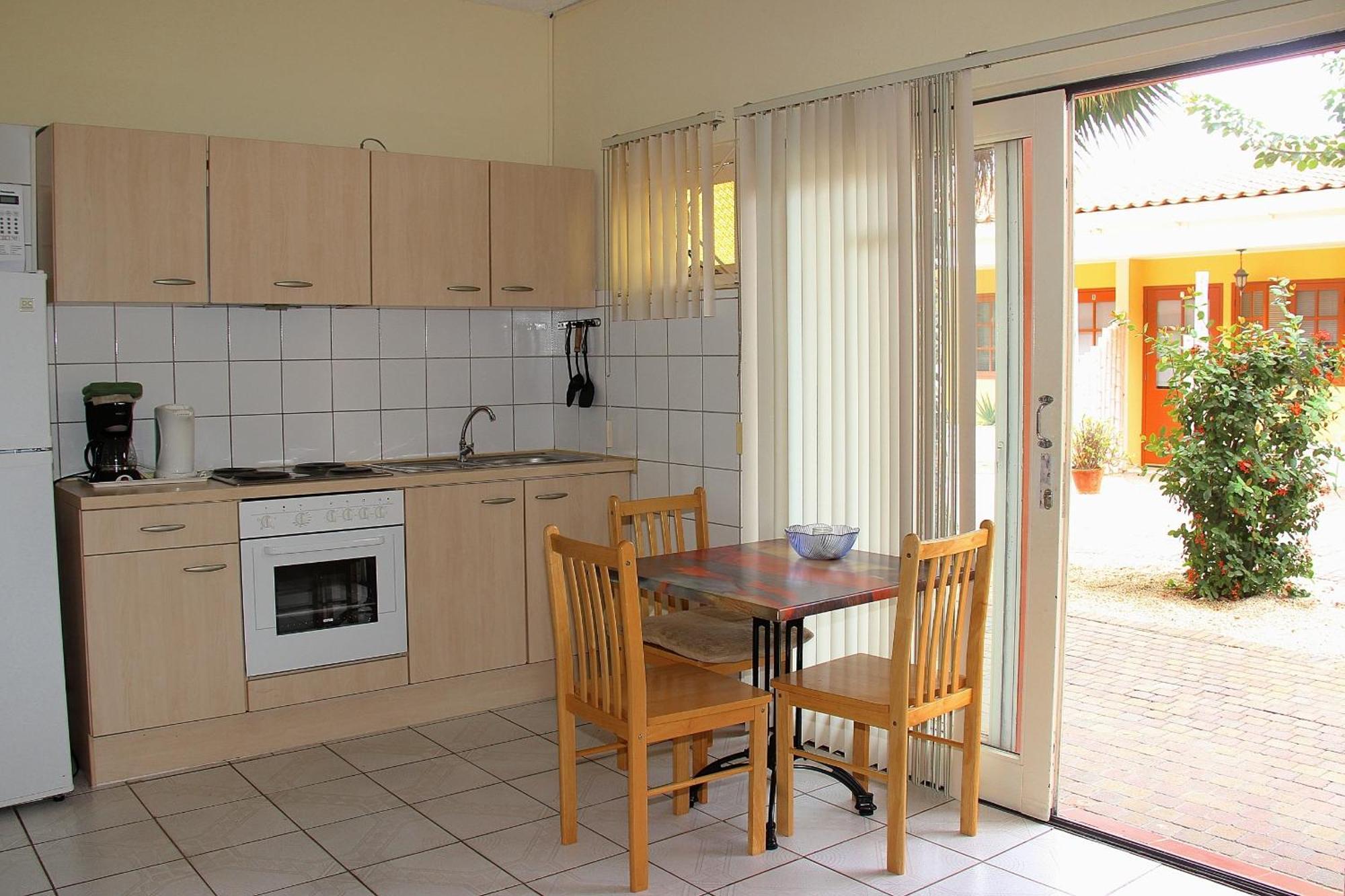 Camacuri Apartments Oranjestad Room photo