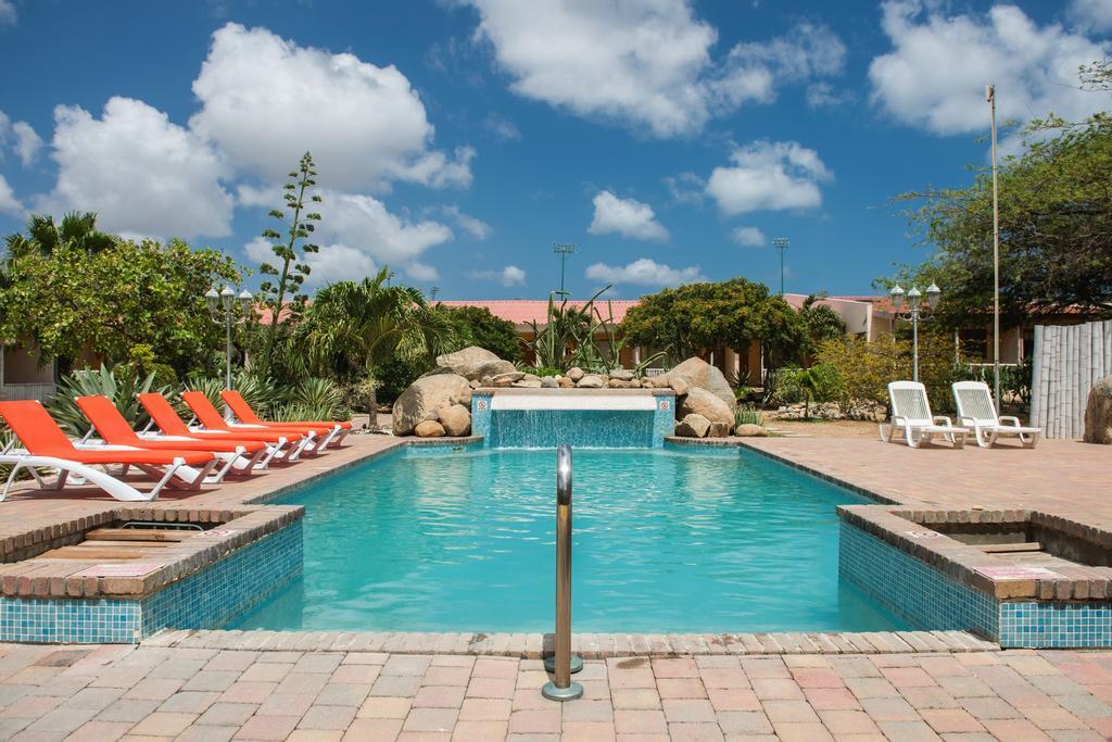 Camacuri Apartments Oranjestad Exterior photo